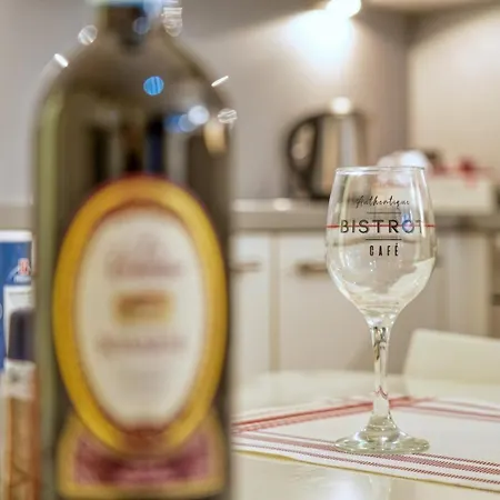 Romantic Getaway On Como! Private Box, Wifi Apartamento