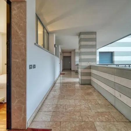 Romantic Getaway On Como! Private Box, Wifi Apartamento